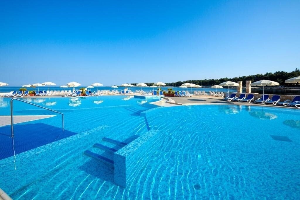 Фото Apartments Amfora Plava Laguna 4*