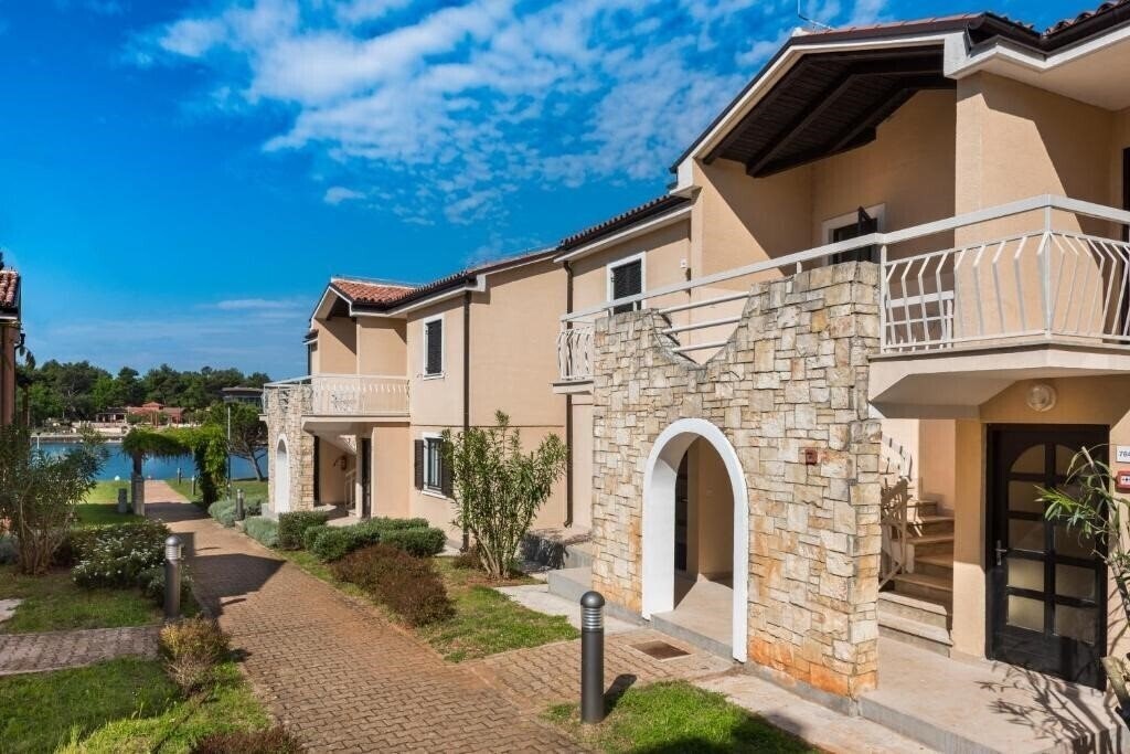 Фотография Apartments Amfora Plava Laguna 4*