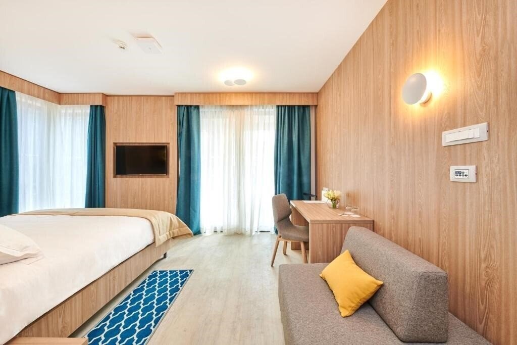 Фото Garden Suites Umag Plava Laguna 4*