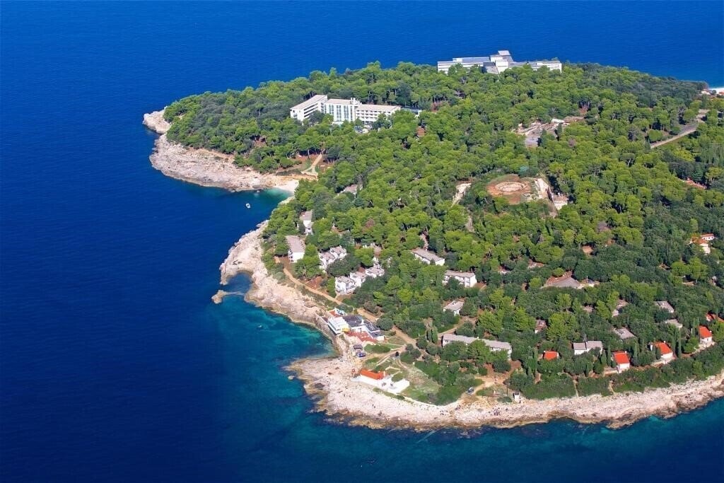 Готель Verudela Villas 3*
