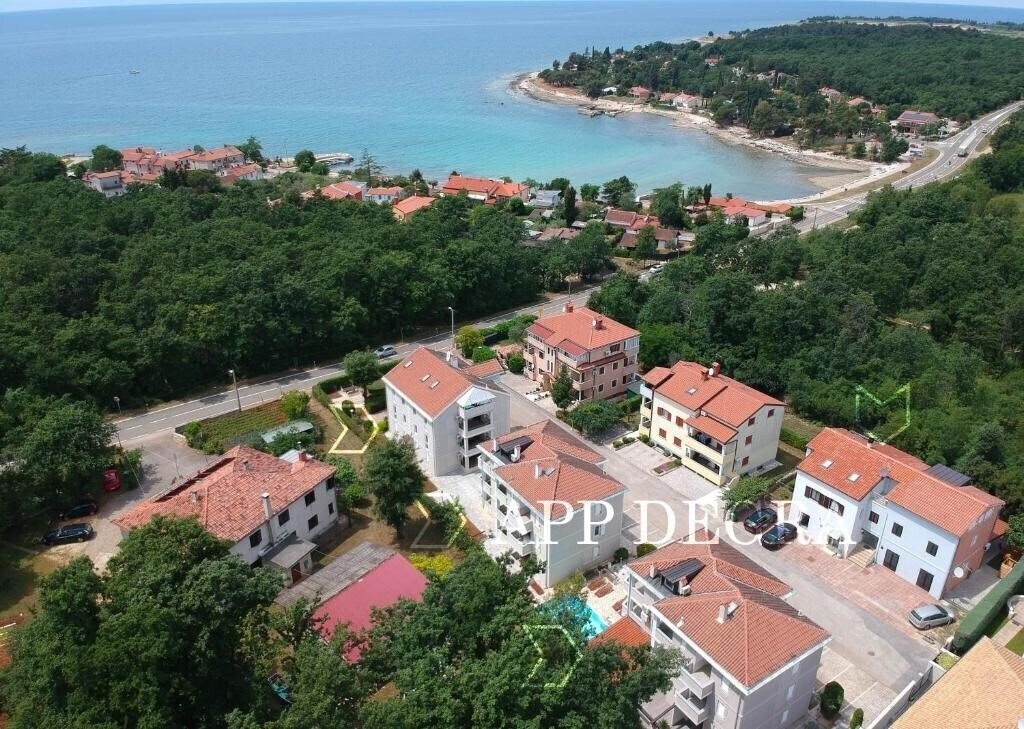 Отель Apartments & Rooms Degra 3*
