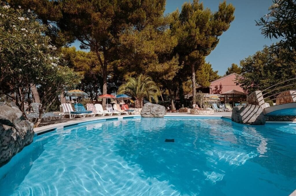 Готель Matilde Beach Resort 3*
