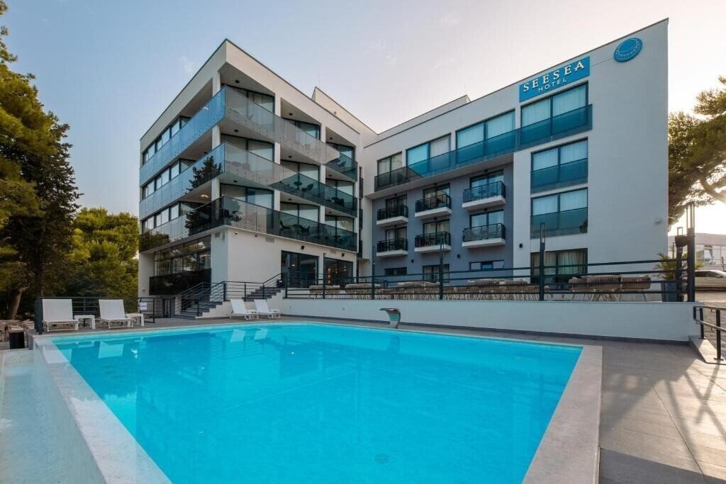 Отель SeeSea Hotel 4*