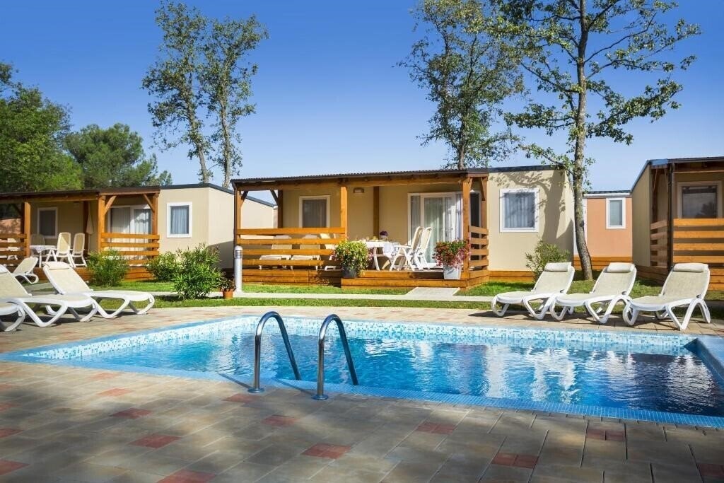 Готель Valkanela Camping 3*