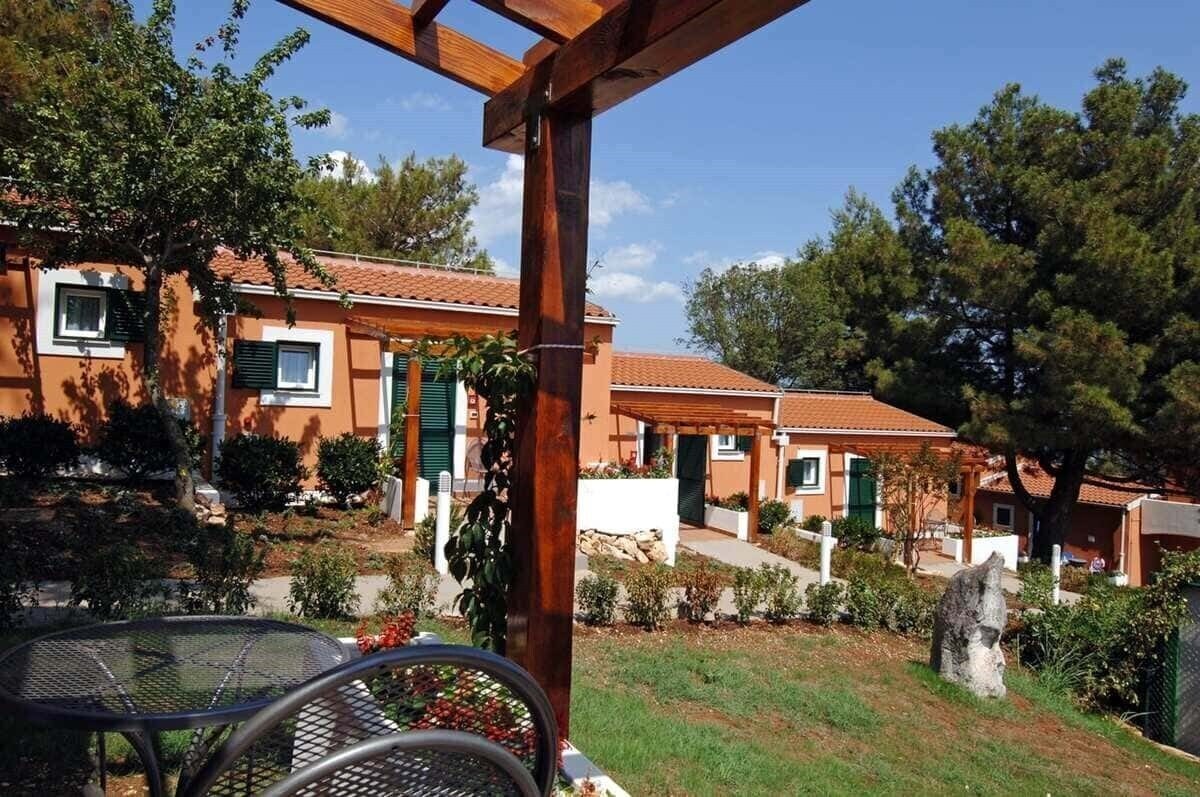 семья нудистов 78 Отель Naturist Park Koversada Apartments (Врсар, Хорватия) 4* — туры в  отель Naturist Park Koversada Apartments: Цена, отзывы, фото гостиницы