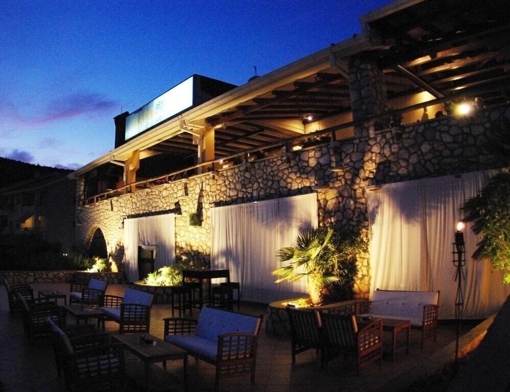 Фото Hotel Zlatni Lav 3*