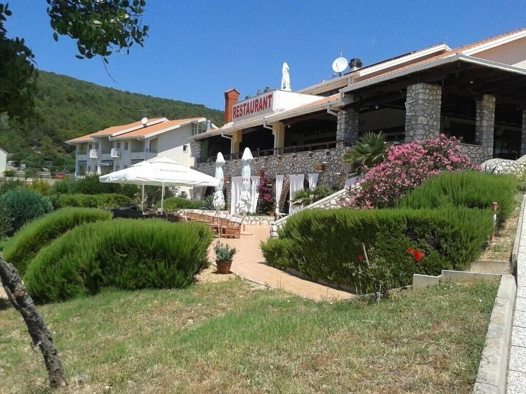 Картинка Hotel Zlatni Lav 3*