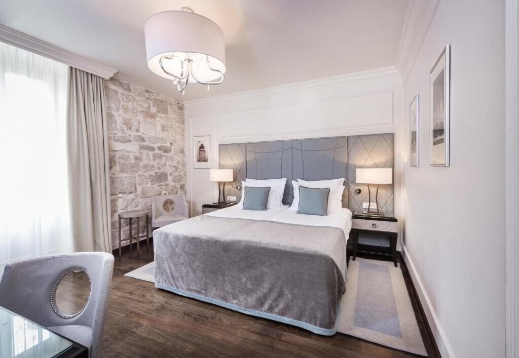 Фото Bastion Hotel 4*