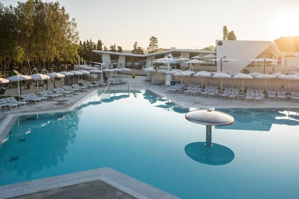 Отель Falkensteiner Premium Camping Zadar 4*