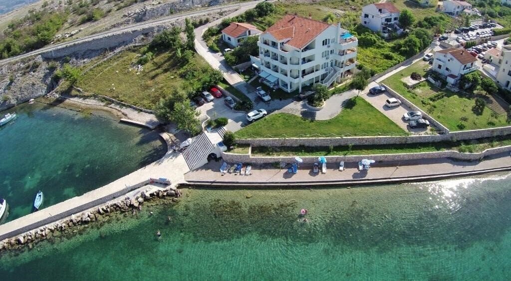 Отель Apartments Vila 4M 4*