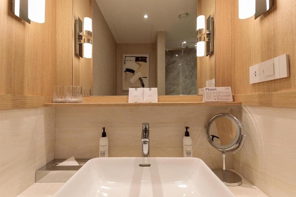 Фотографія Hotel Preko Ugljan Island, Curio Collection by Hilton 4*
