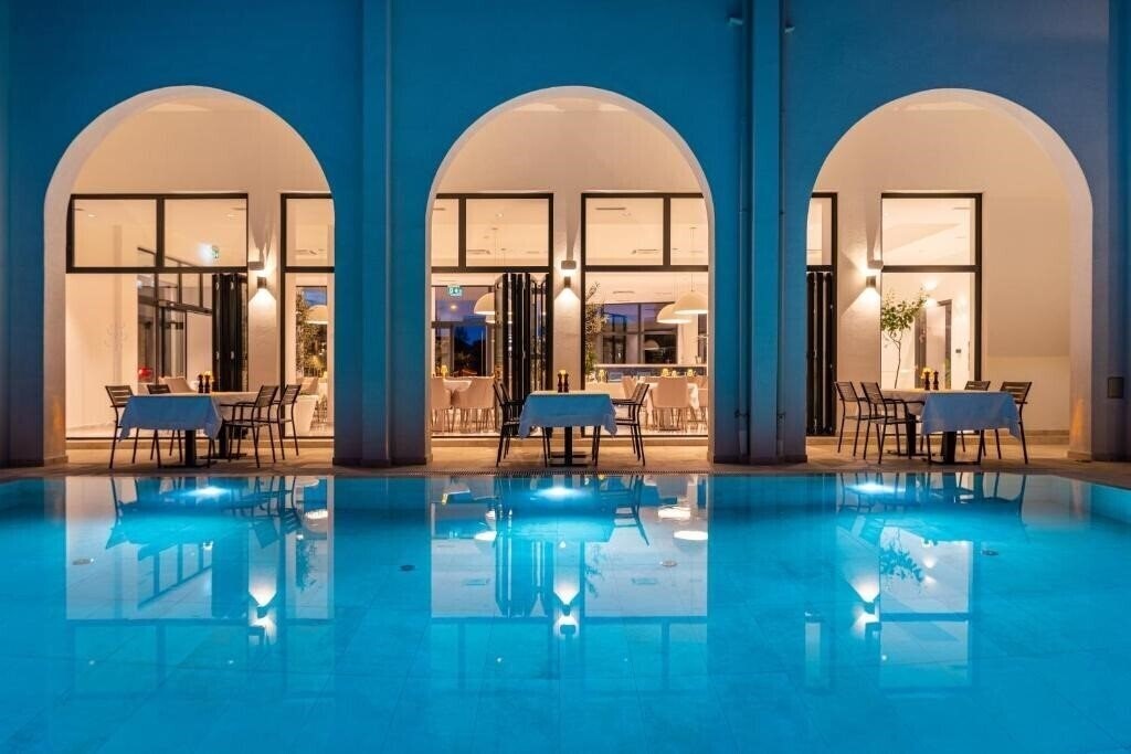 Готель Miramare Hotel 4*