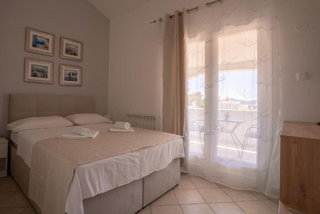 Готель Apartments Petra 3*