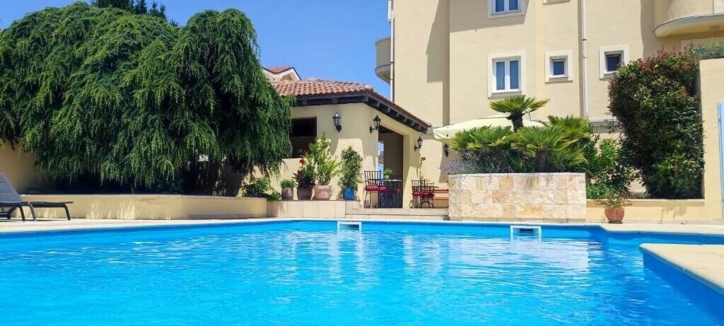 Готель Aparthotel Lekavski 3*