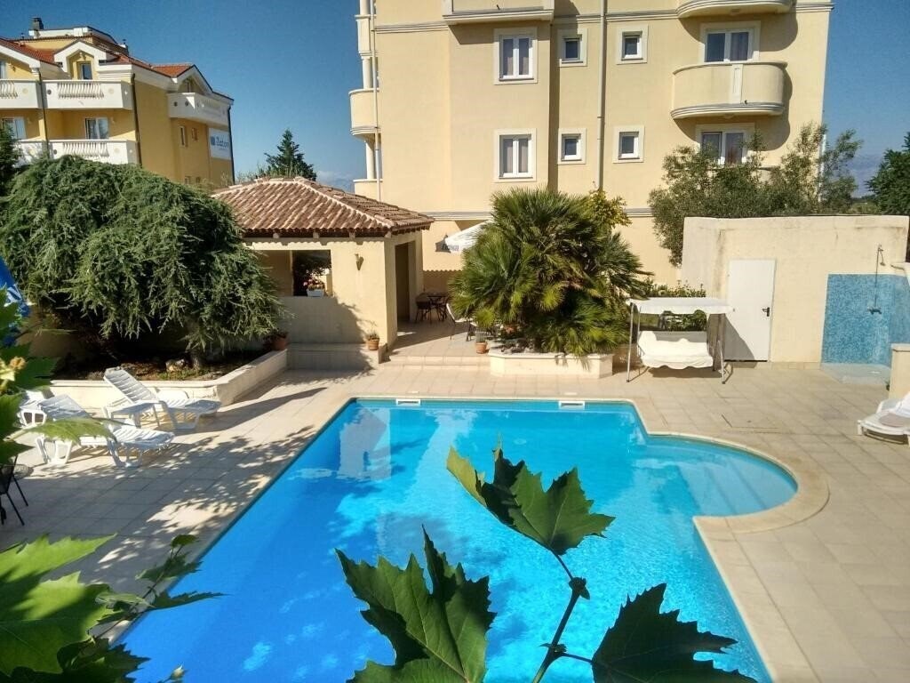 Фото Aparthotel Lekavski 3*