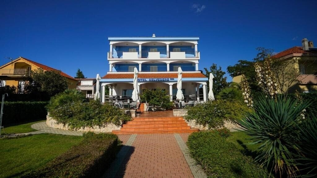 Готель Belvedere Hotel 3*