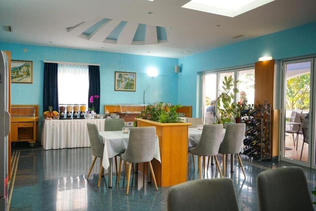 Фотографія Belvedere Hotel 3*
