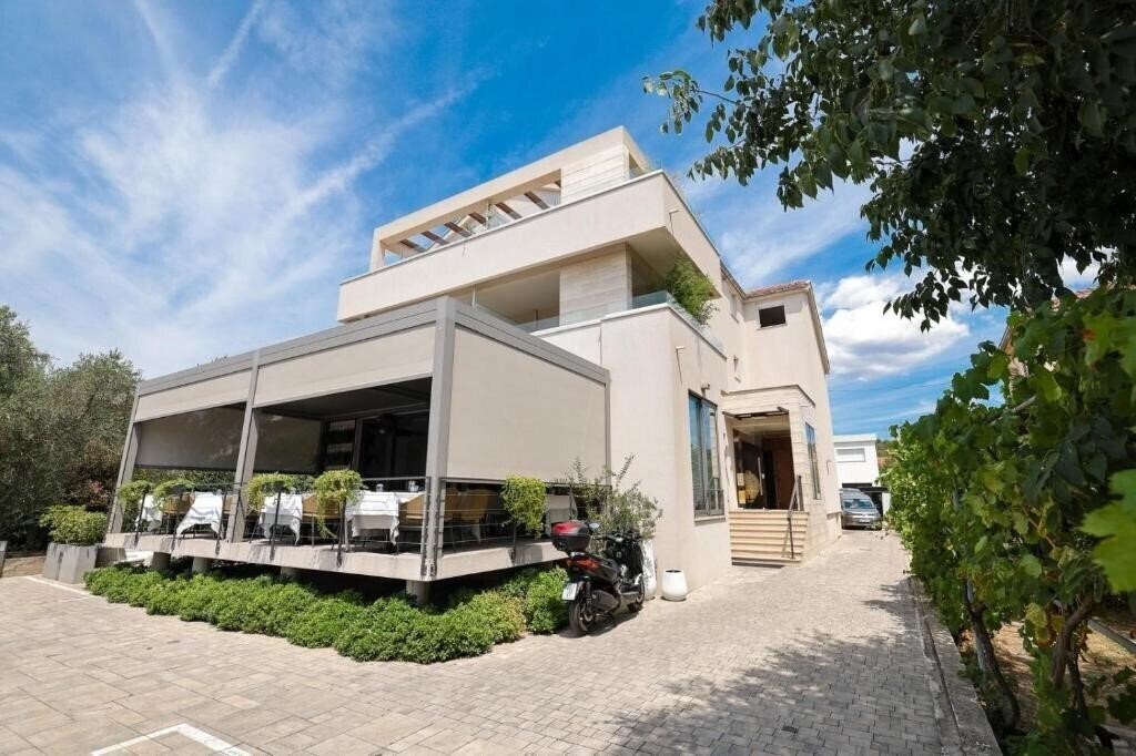 Готель Rooms & Restaurant Matanovi Dvori 4*