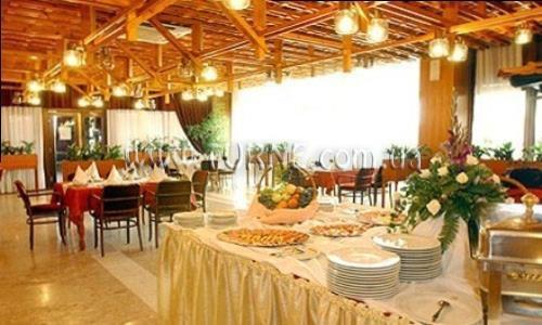 Готель Golden Tulip 3*