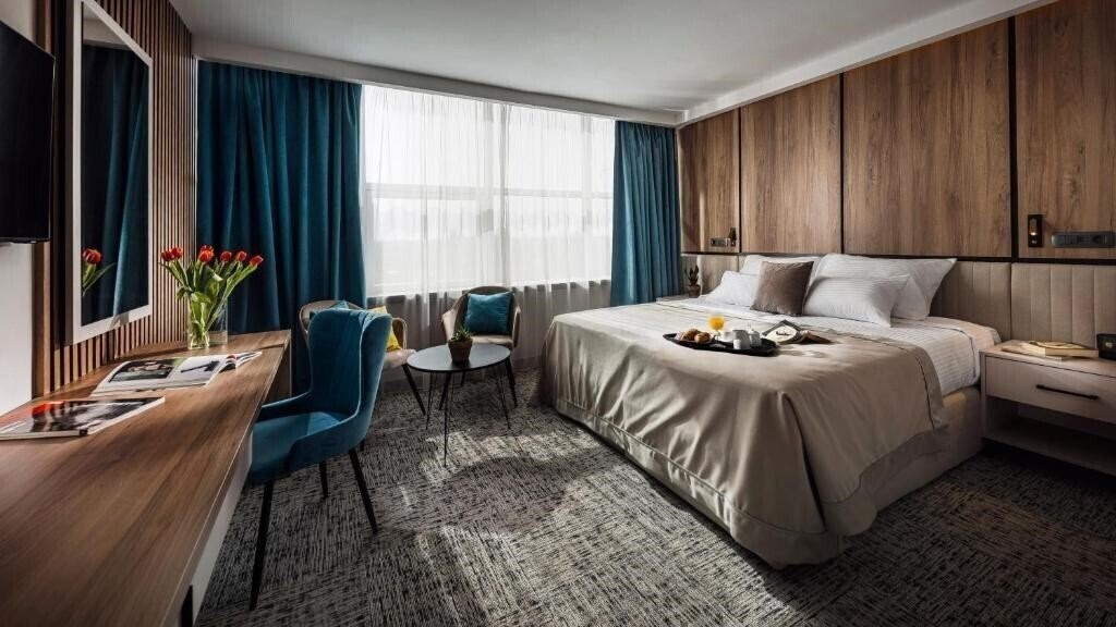 Фото Grand Hotel Zagreb 3*