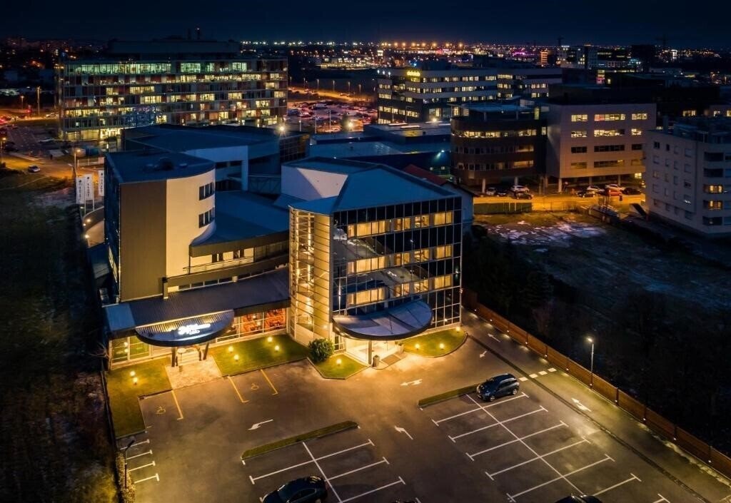 Готель Hotel Diplomat 4*