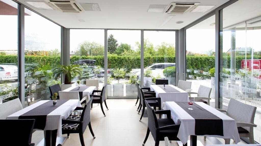 Фото Dream Hotel 3*