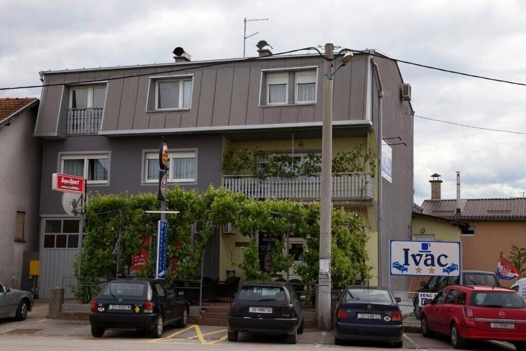 Изображение Ivac Inn Zagreb Airport Hotel 2*