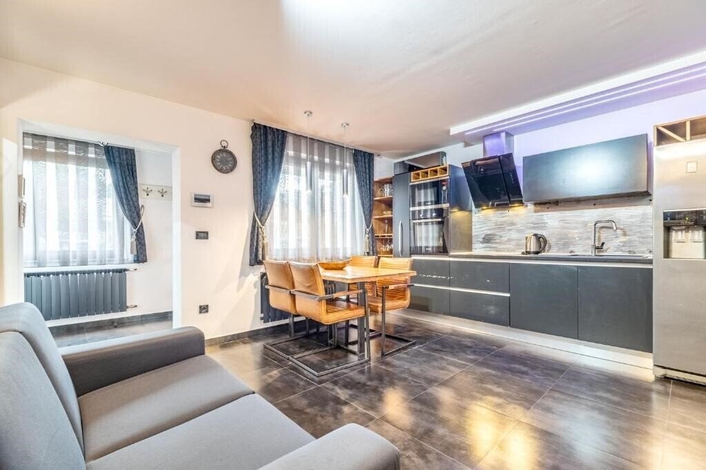 Фотографія Log In Rooms 4*