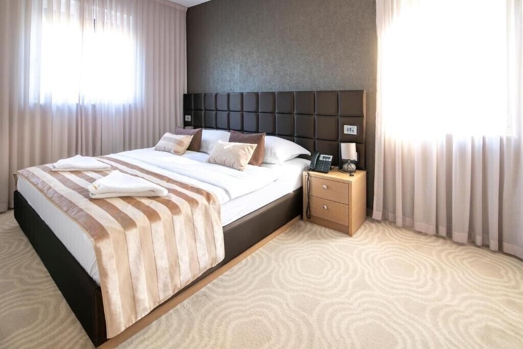 Фотография Royal Airport 4*