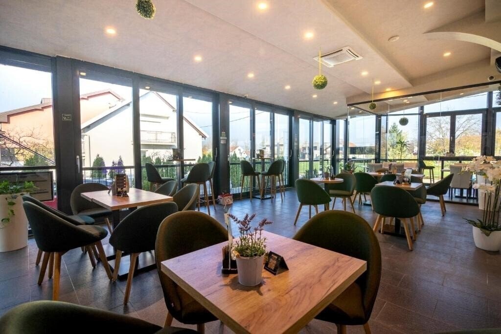 Изображение Royal Airport 4*