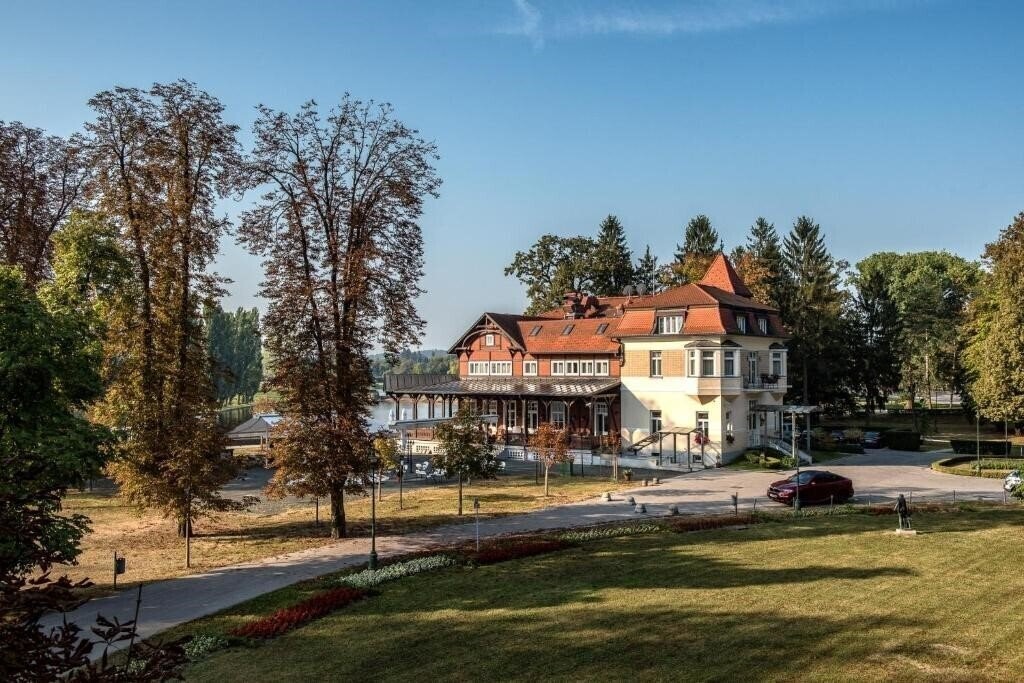 Готель Hotel Korana Srakovcic 4*