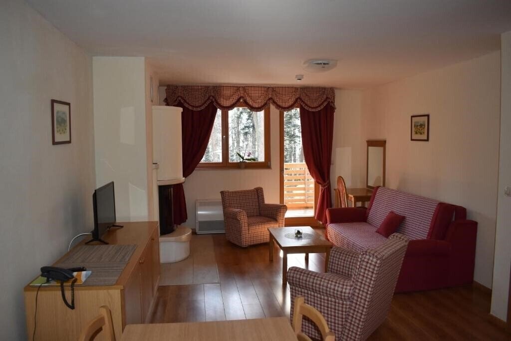 Фотографія Turisticki Apartmani Snjezna Kraljica 4*