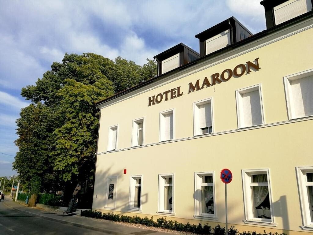 Готель Hotel Maroon 3*