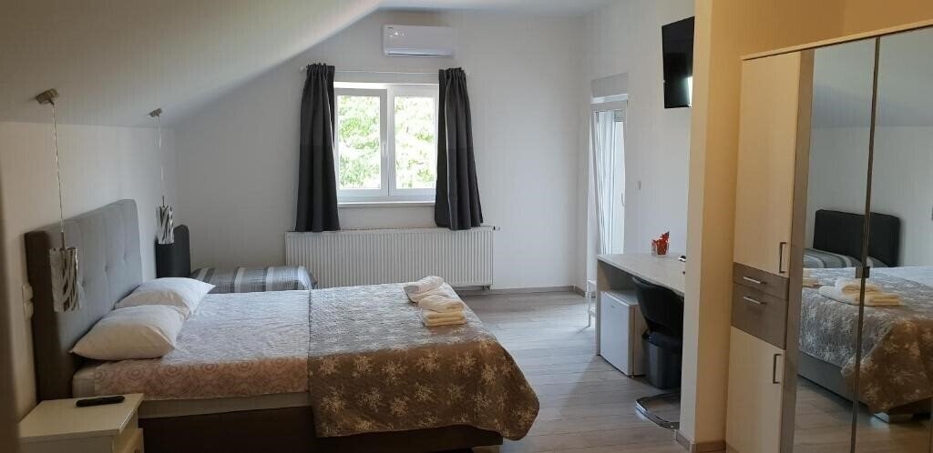 Фото Ke To Zagreb Airport Rooms 4*