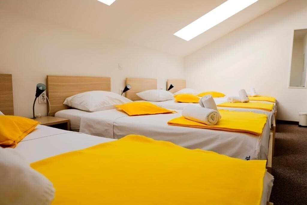 Отель London Rooms Zagreb Airport 4*