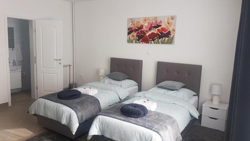 Готель Marko Airport Rooms 3*