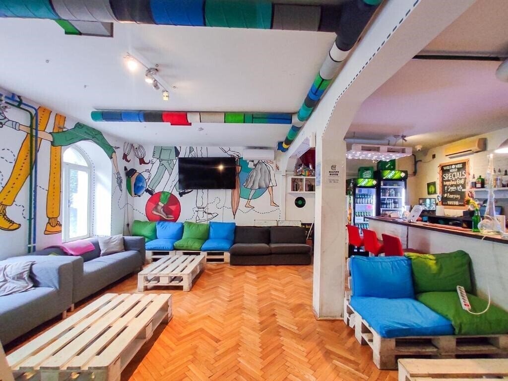 Отель Whole Wide World Hostel Bar 2*