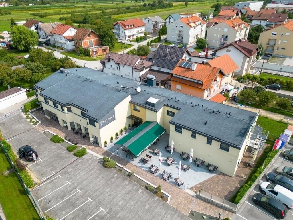 Зображення Santiny Hotel Restaurant 4*