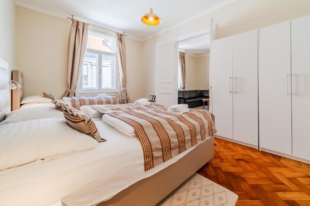 Фото Apartments Rooms Flowers 4*