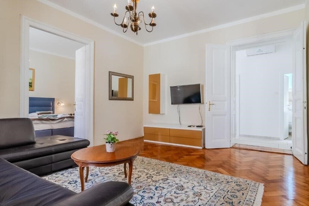 Изображение Apartments Rooms Flowers 4*