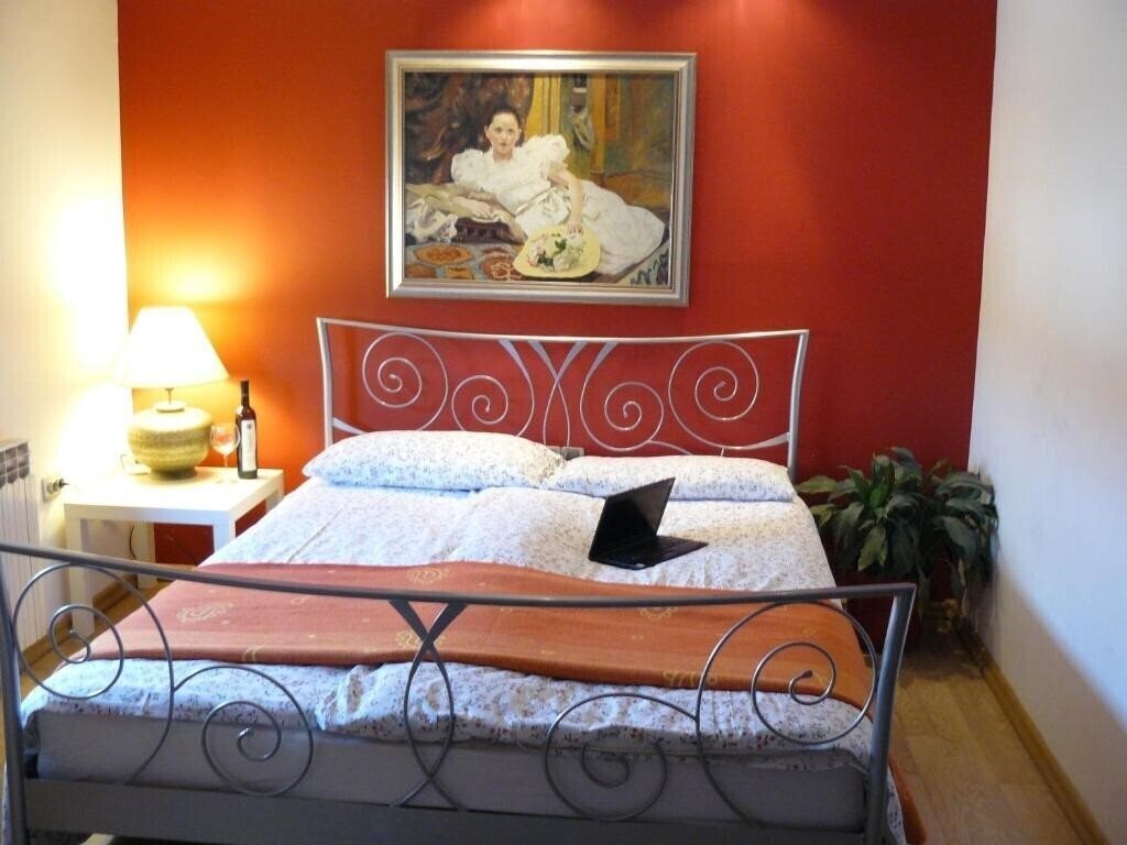 Готель Celic Art Apartments 2*
