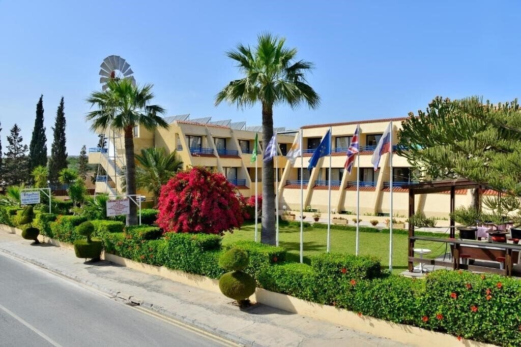 Отель Napa Prince Hotel Apts 3*