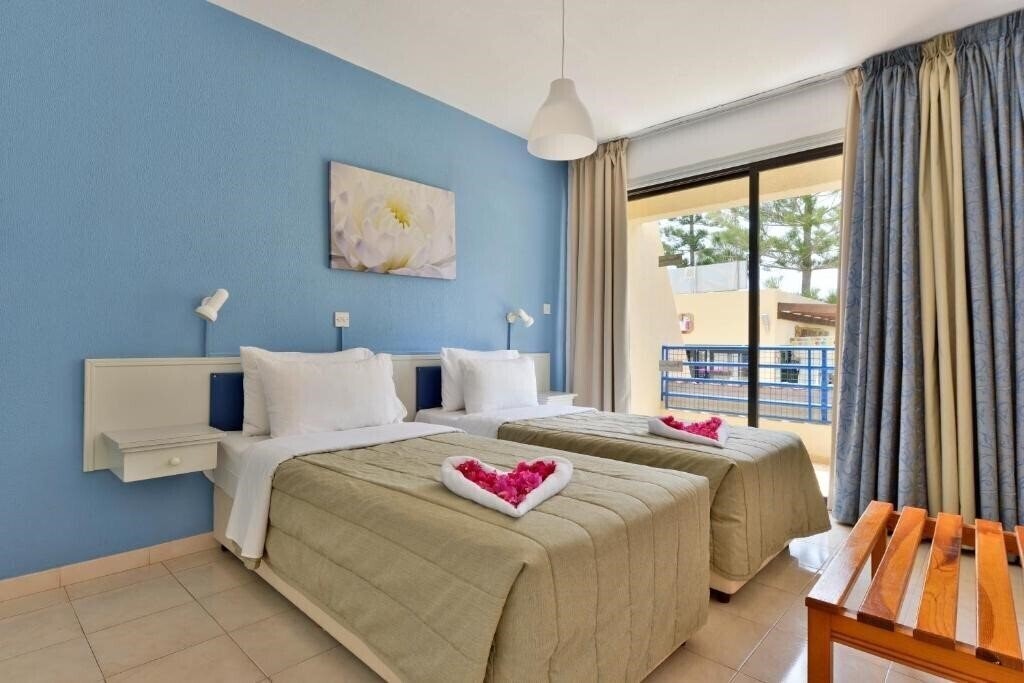 Фото Napa Prince Hotel Apts 3*