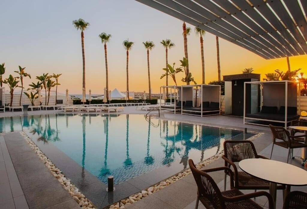 Готель Tasia Maris Sands Hotel 4*