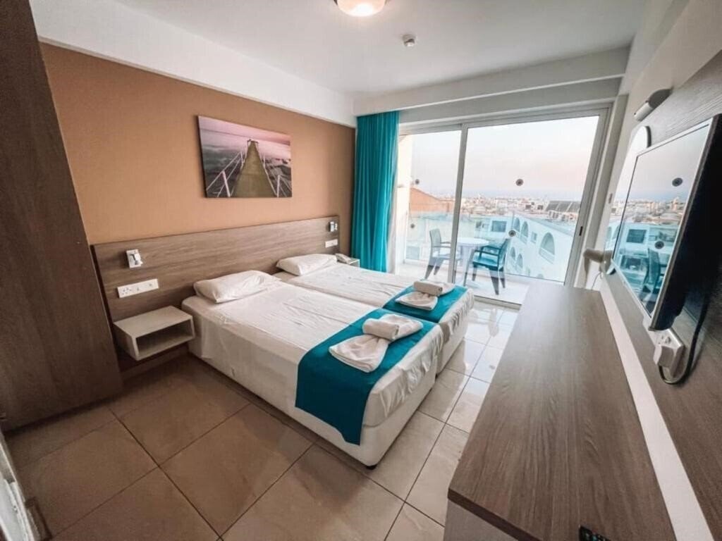Готель Mastronapa Hotel Apartments апартаменты