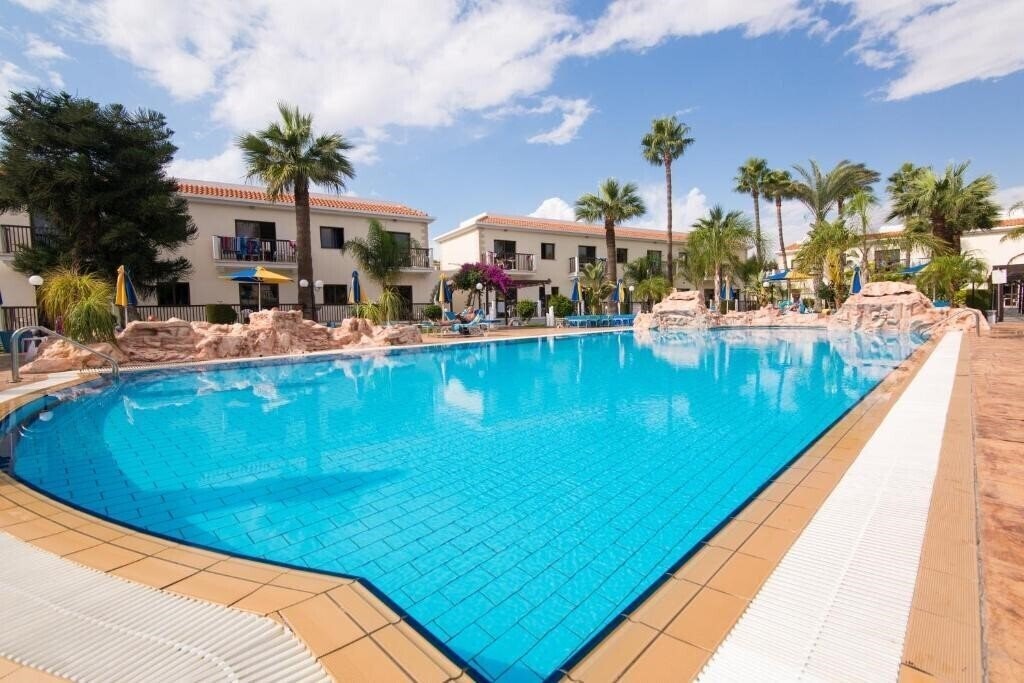 Готель Loutsiana Hotel 4*