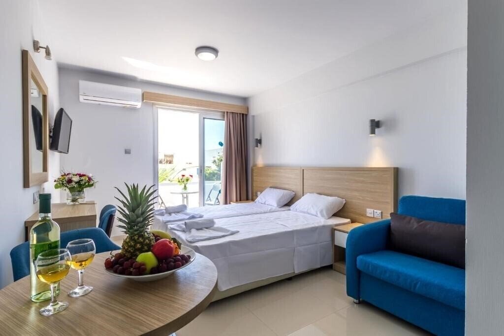 Фото Paul Marie Hotel Apts 2*