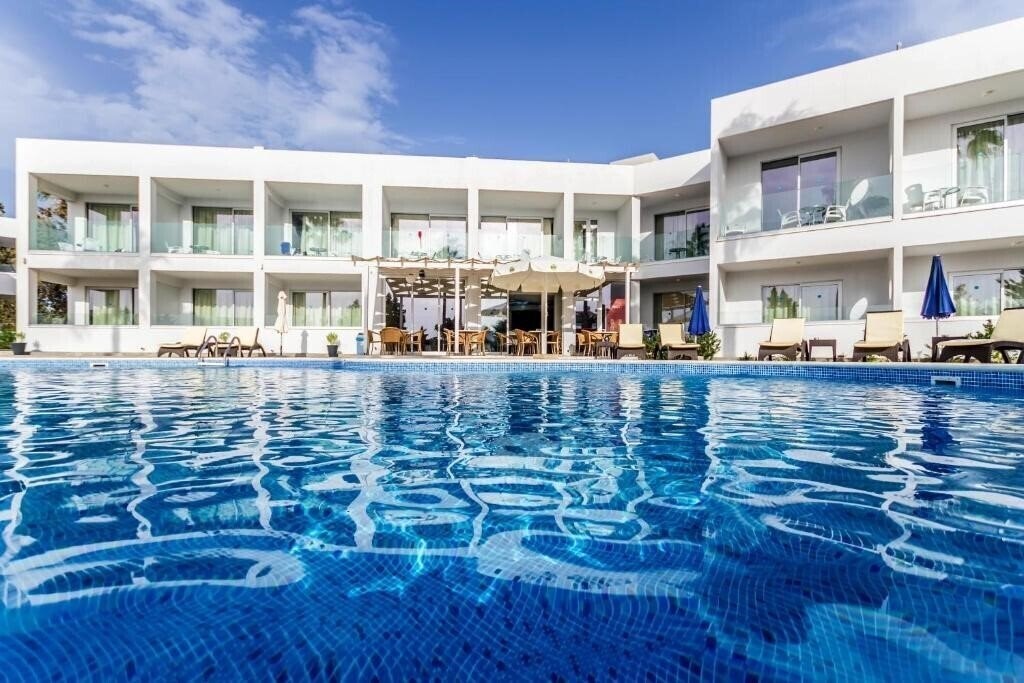 Отель Bellini Hotel And Bungalows 2*