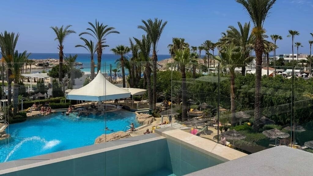 Готель Tasia Maris Beach 4*