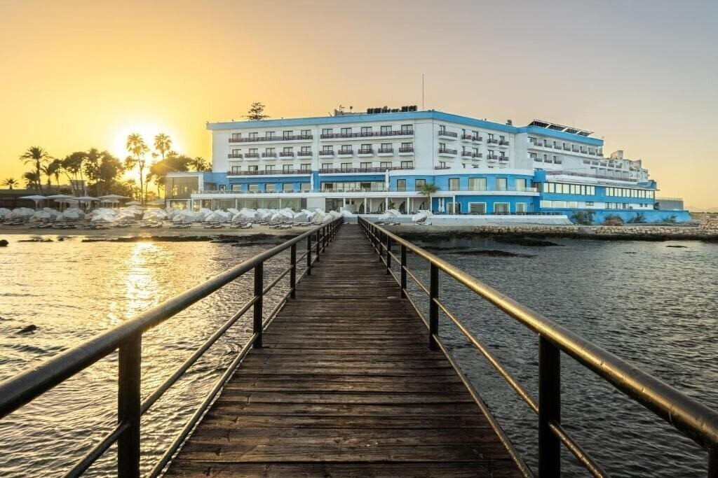 Готель Arkin Palm Beach 5*